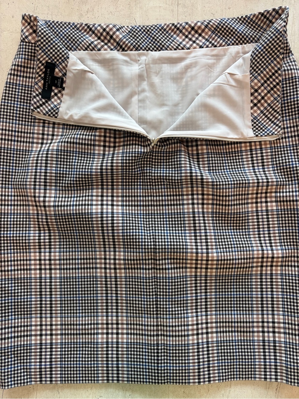 Ann Taylor Petite Plaid Button Front Pencil Skirt Size 12P Lined - Picture 5 of 9